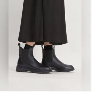 Everlane Lug Sole Chelsea Boots 7.5 Black NWOT Ankle Booties 90s Y2K Combat